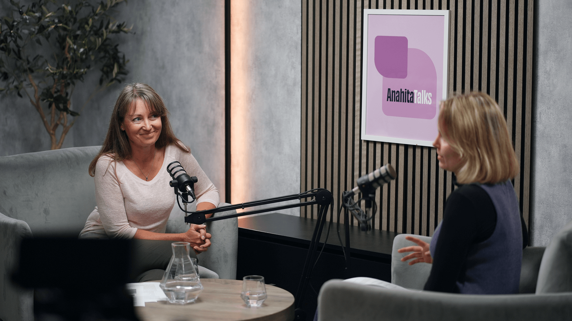 pohled do podcast studia