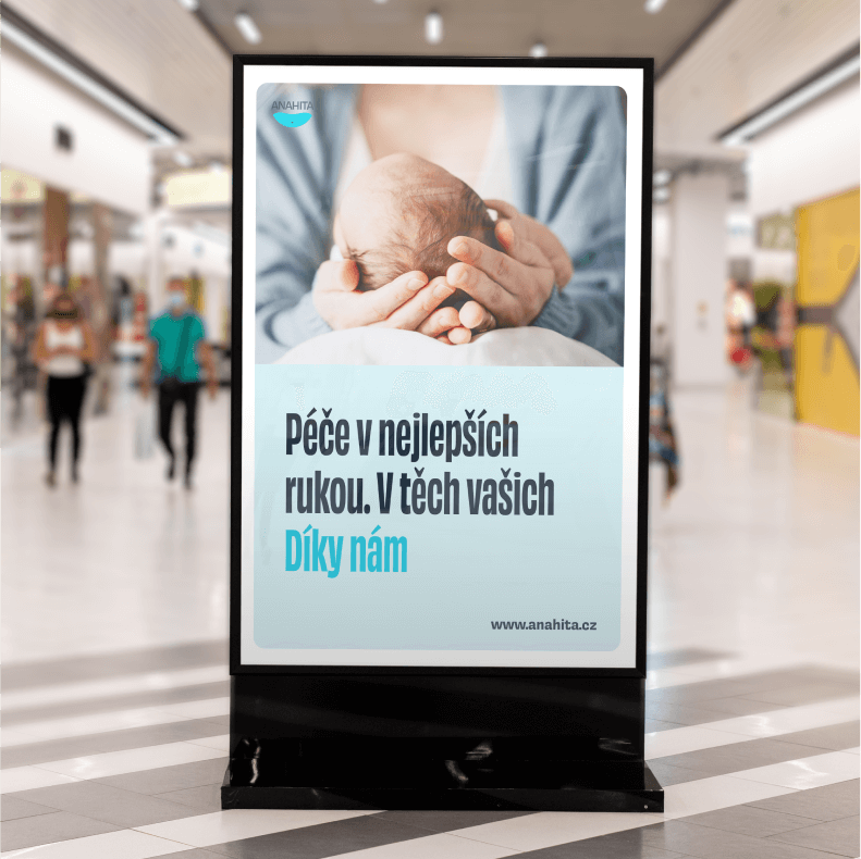 city light s&nbsp;plakátem