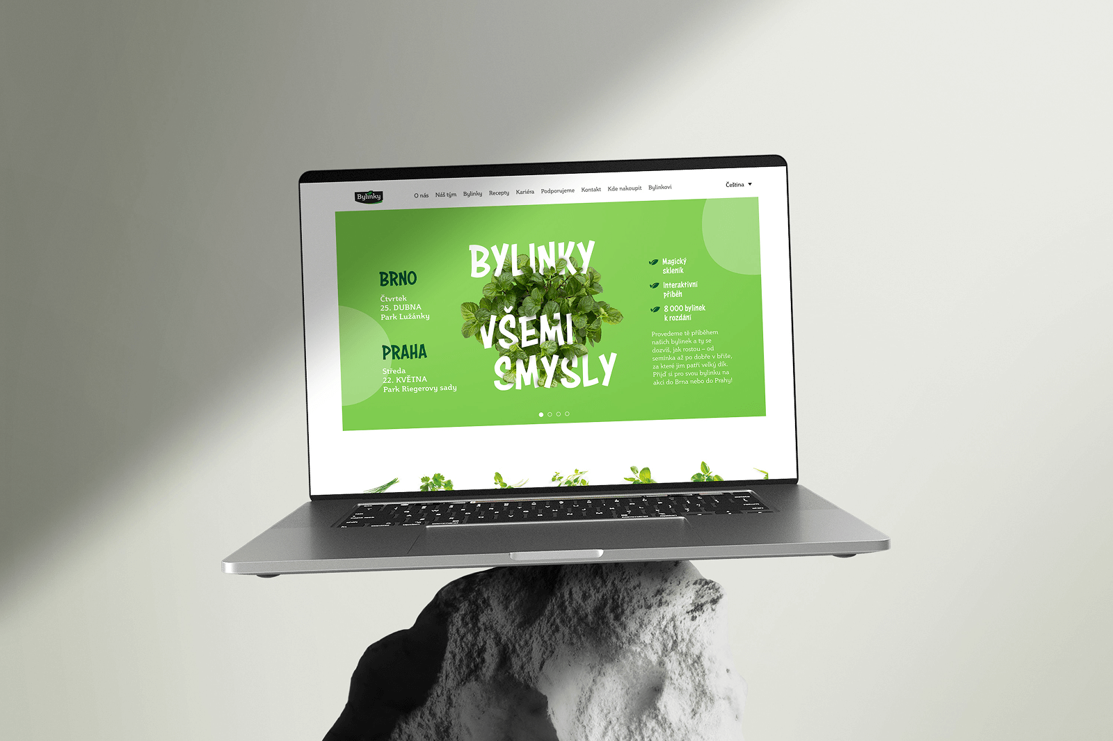 mockup notebooku s&nbsp;náhledem webu